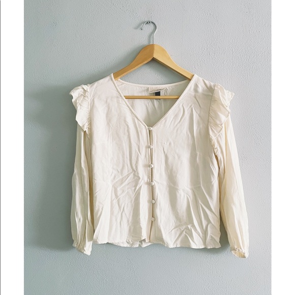 Ivory Shoulder Ruffle Blouse - Picture 4 of 6